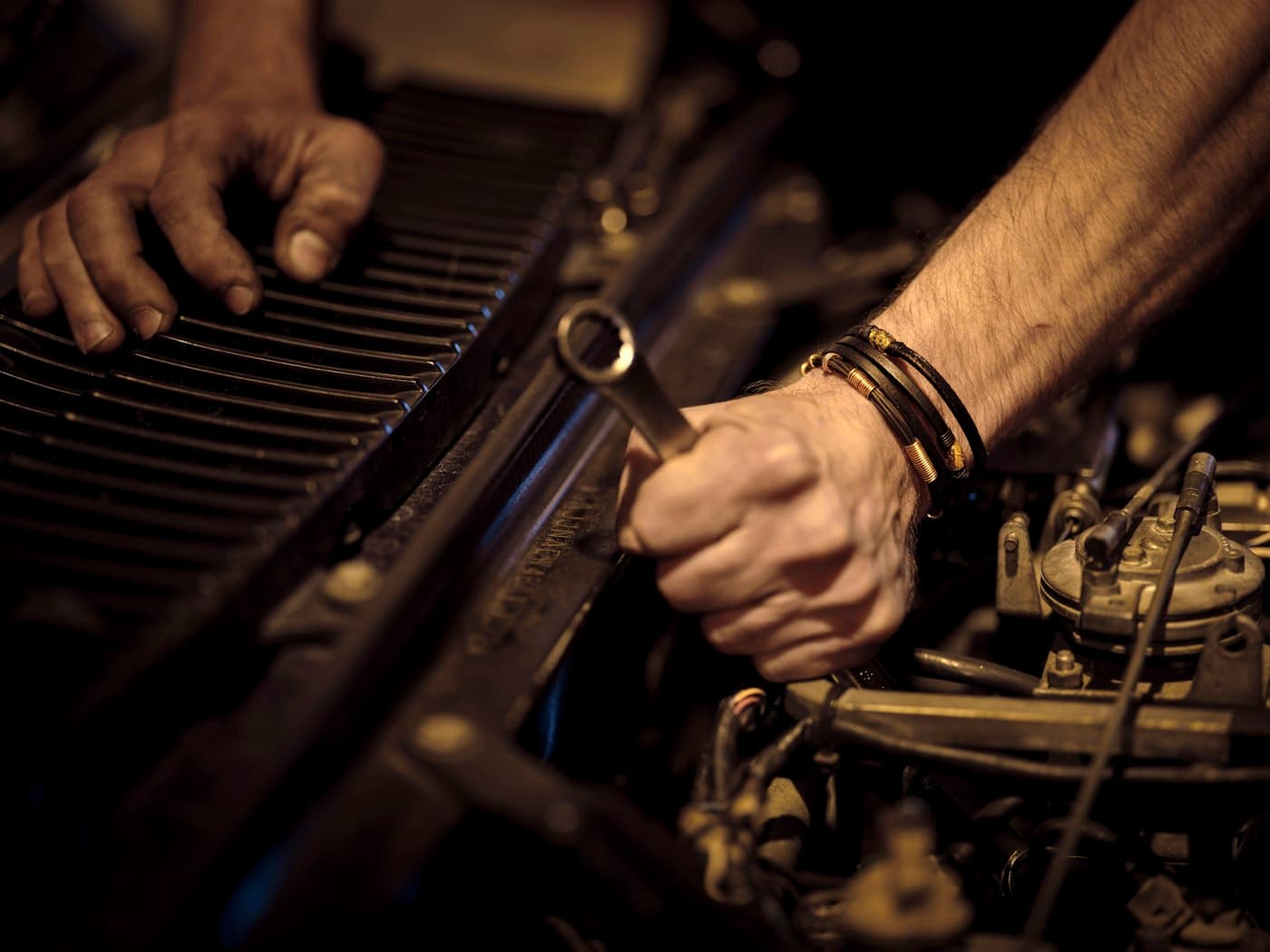Checking an engine bay before a warrant